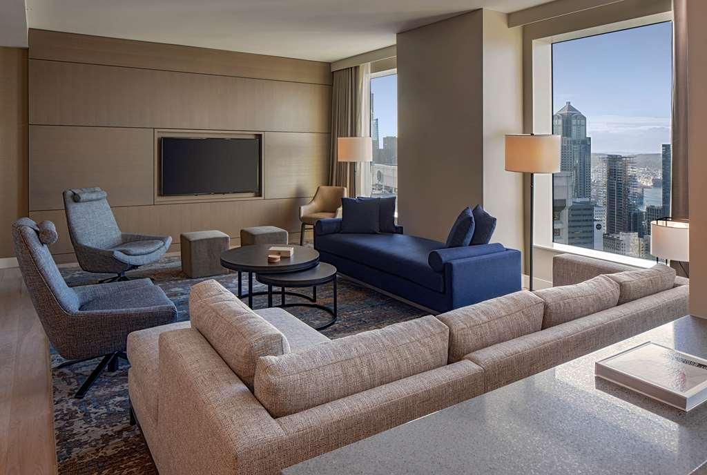 Hyatt Regency Seattle Hotel Room photo