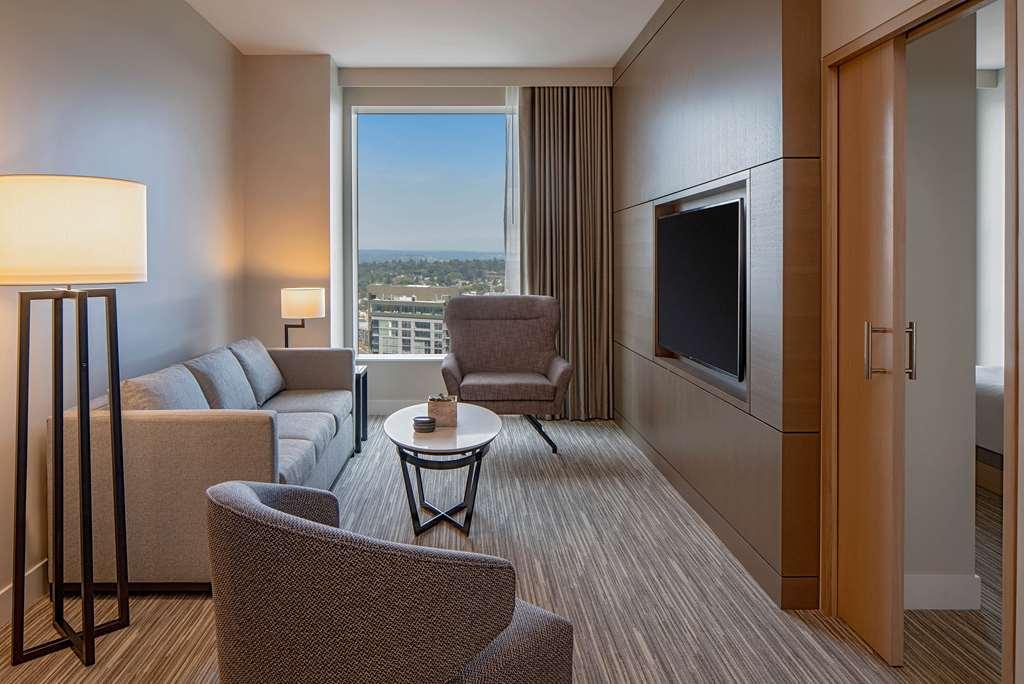 Hyatt Regency Seattle Hotel Room photo