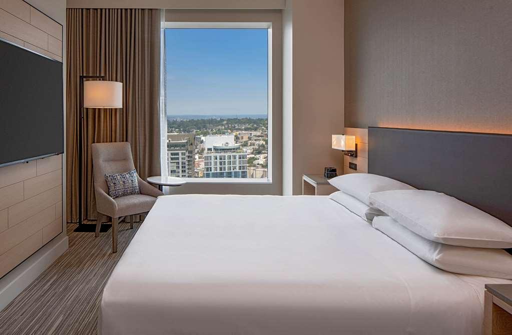 Hyatt Regency Seattle Hotel Room photo